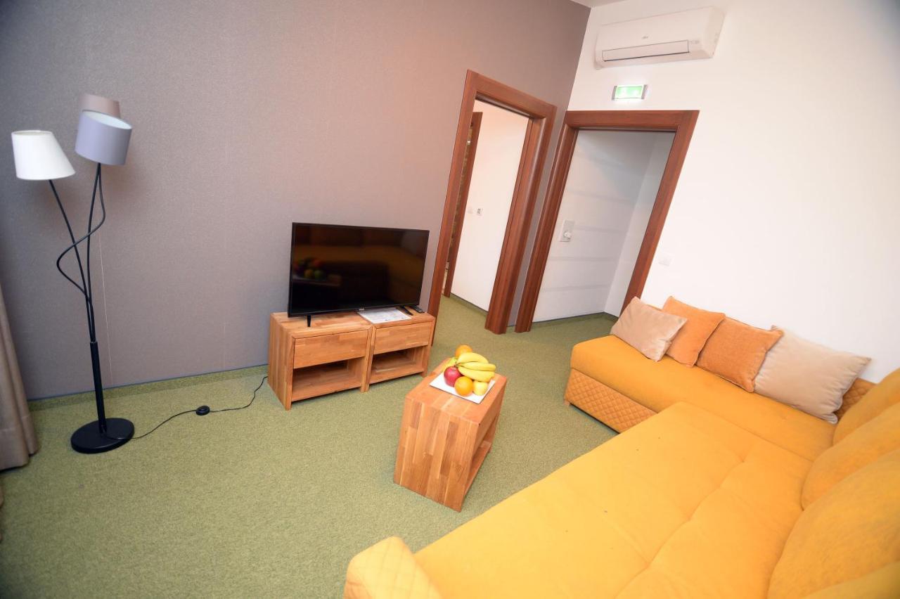 Apartmani Carolija Lucani Eksteriør billede