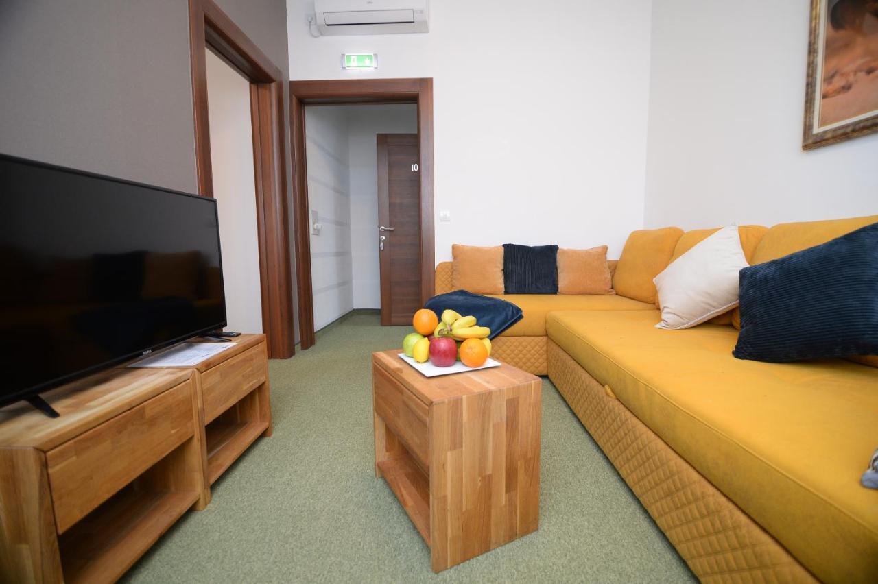 Apartmani Carolija Lucani Eksteriør billede