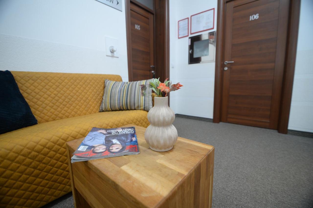 Apartmani Carolija Lucani Eksteriør billede